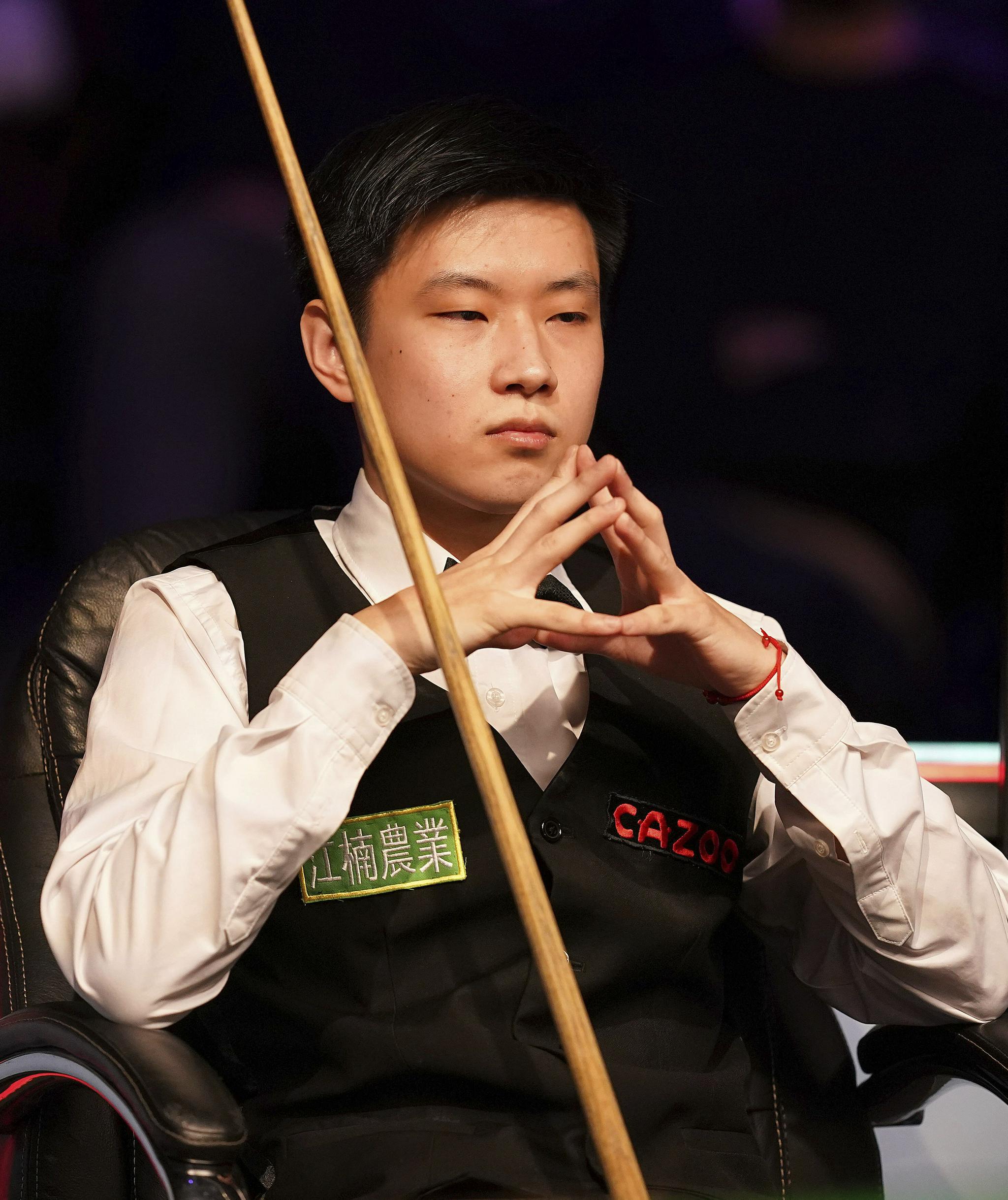 洞的比拼 洞的比拼