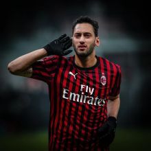 总有新人不 总有新人不